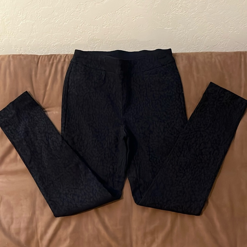 Chico’s Bridget Pants size 0 with unique animal print